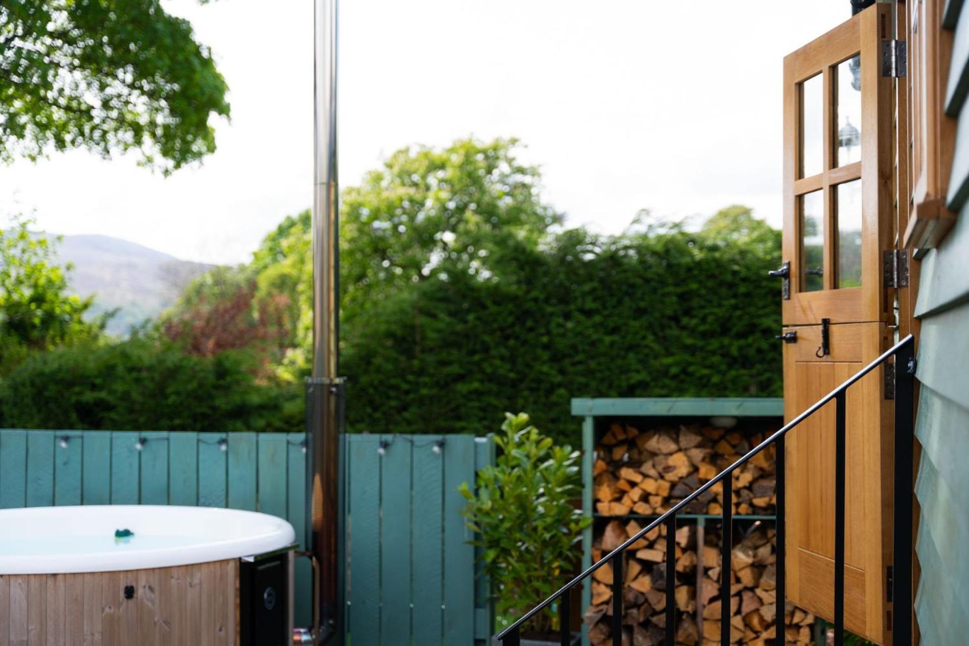 Driftwood & Hot Tub Villa Fort William Bagian luar foto