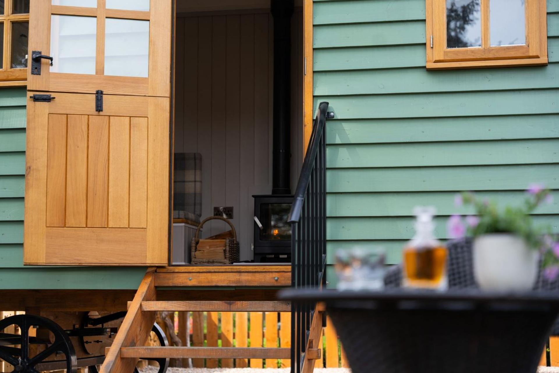 Driftwood & Hot Tub Villa Fort William Bagian luar foto