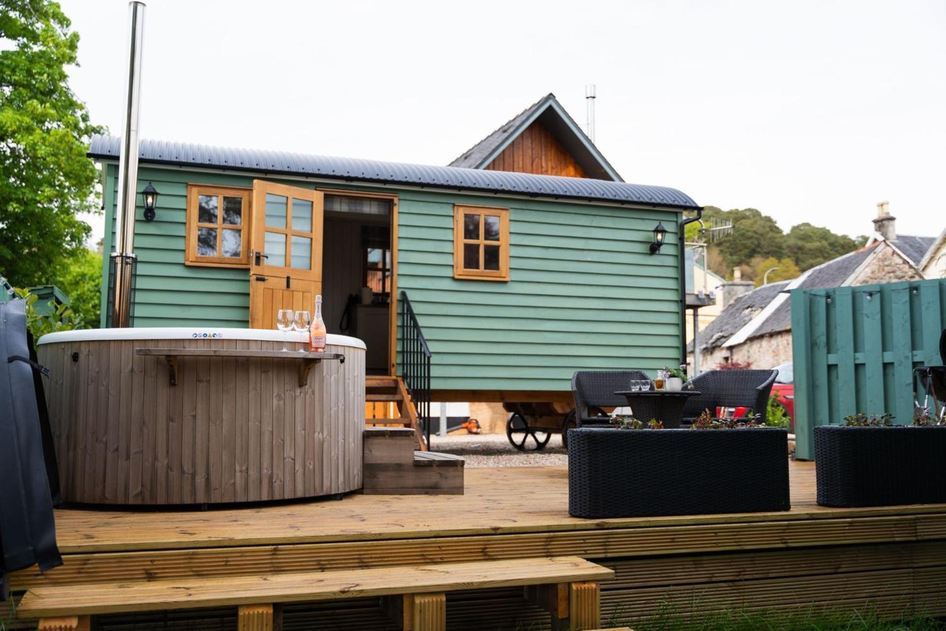 Driftwood & Hot Tub Villa Fort William Bagian luar foto