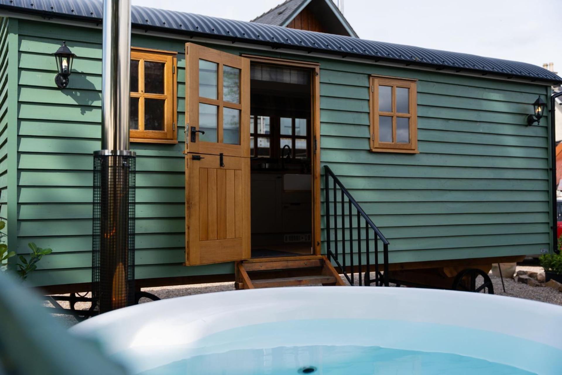 Driftwood & Hot Tub Villa Fort William Bagian luar foto