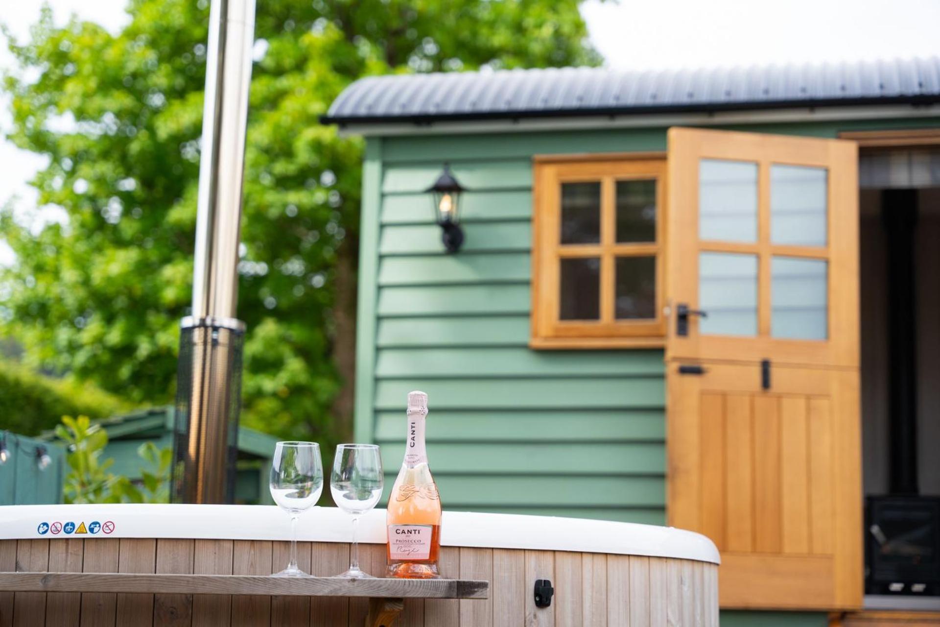 Driftwood & Hot Tub Villa Fort William Bagian luar foto