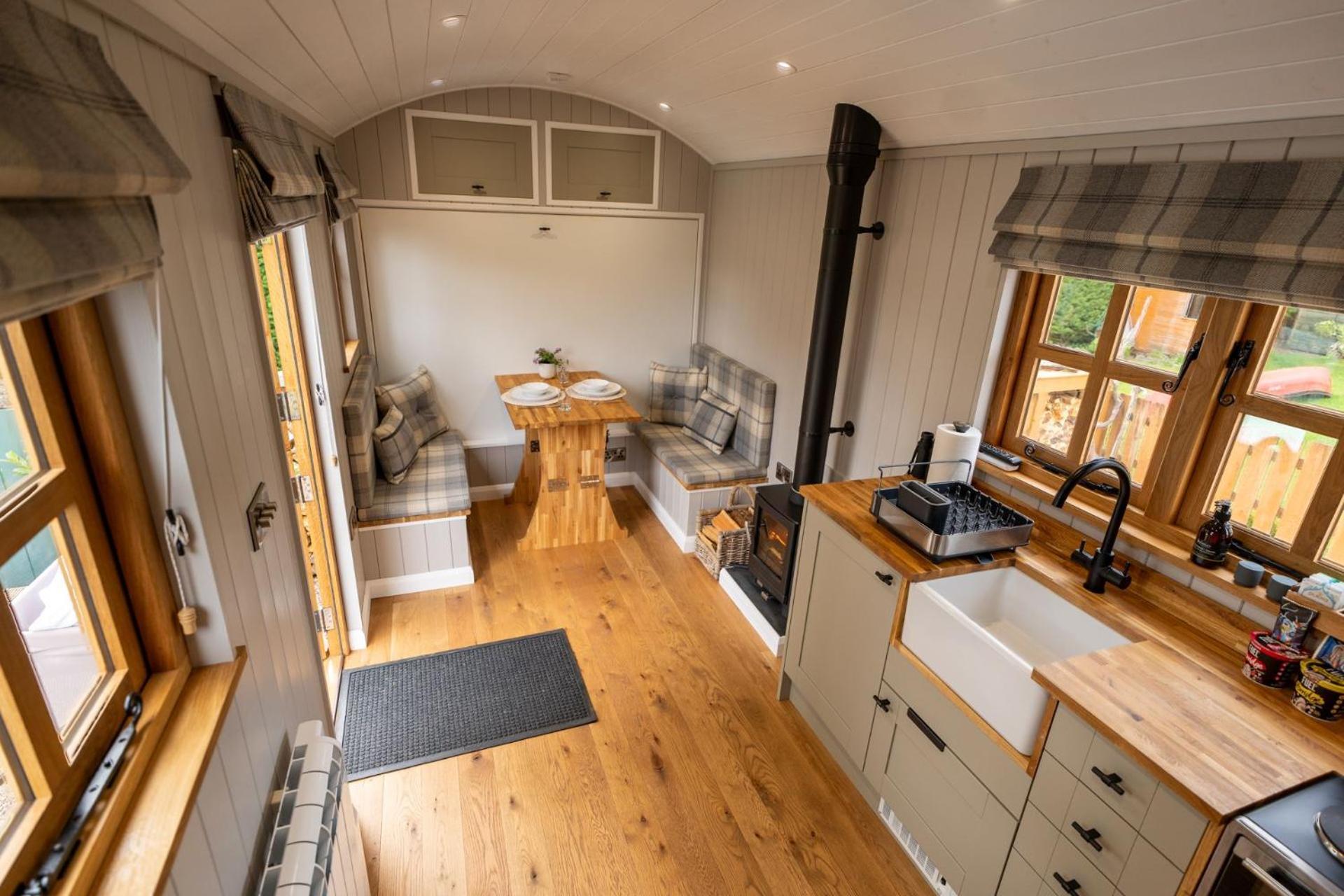 Driftwood & Hot Tub Villa Fort William Bagian luar foto