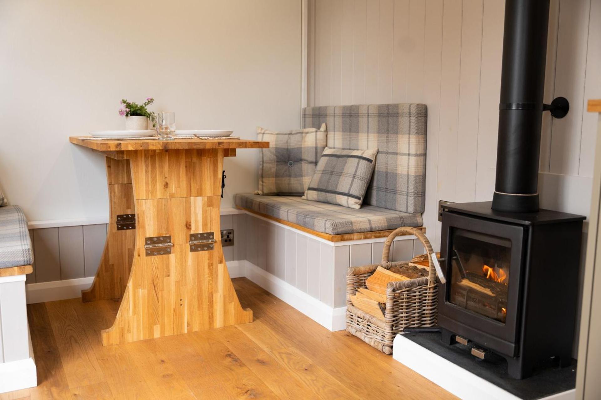 Driftwood & Hot Tub Villa Fort William Bagian luar foto
